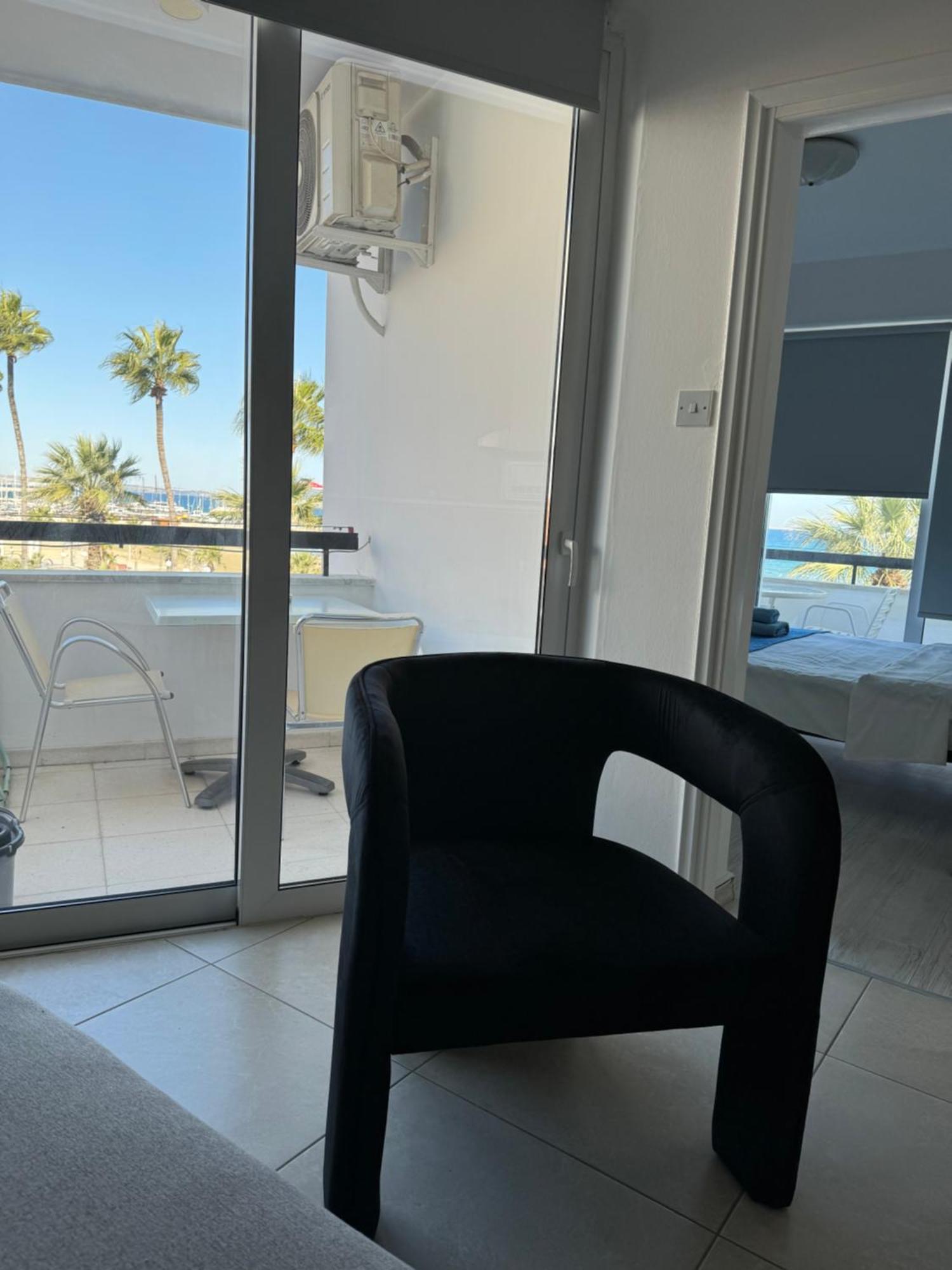 Alex Beach Apartment 203 Ларнака Экстерьер фото